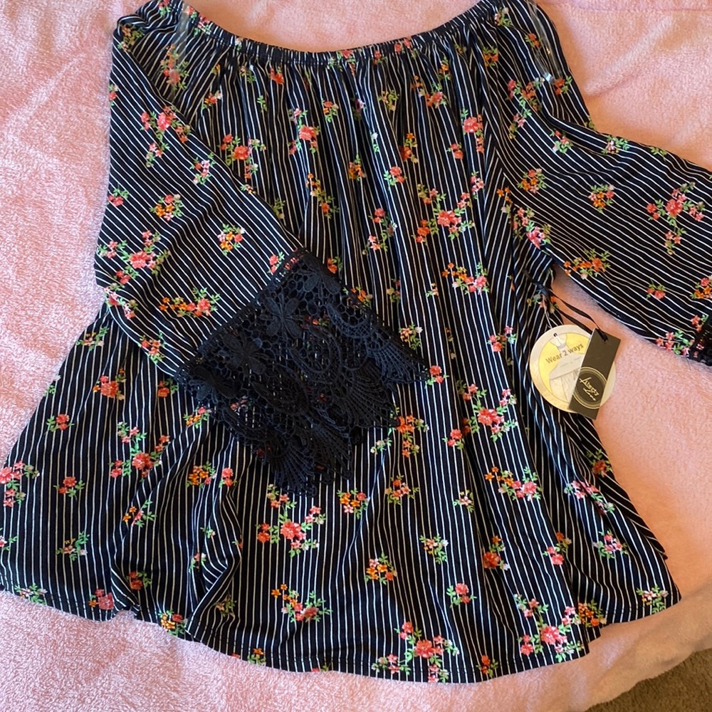 NWT Off the shoulders floral top